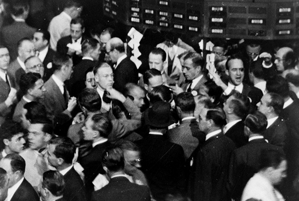 stock-market-floor-buying-frenzy